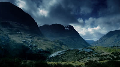 Outlander Saison 1 épisode 1 début  Sassenach