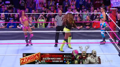 Bayley vs. Sasha Banks vs. Alicia Fox - Triple Threat Match to be Team Captain : WWE  Raw 10/23/2017